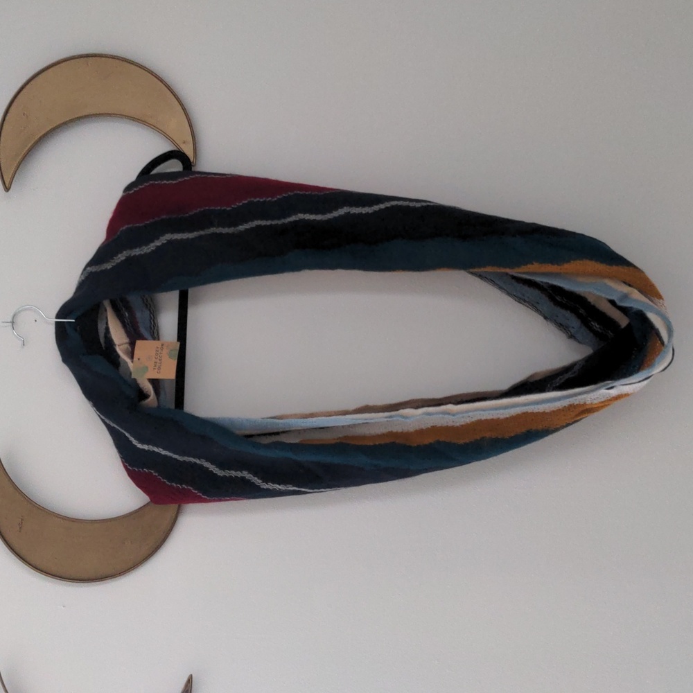 NWT Earthbound Trading Infinity Scarf